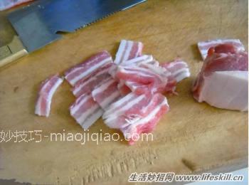 怎样才能烤出好吃的秘制肉串？ 