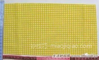 巧用矿泉水瓶制作玩具收纳筒