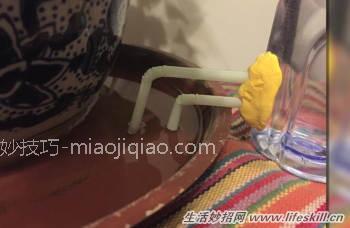 巧用塑料瓶和吸管制作自动添水器