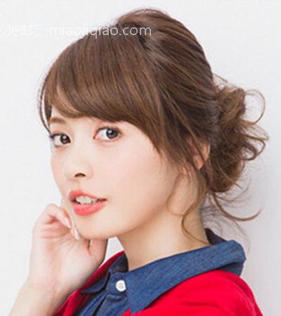 婚礼伴娘适合什么发型 清爽花苞头甜美又减龄