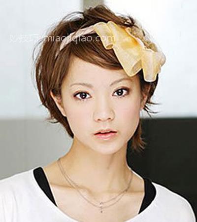 短发伴娘发型步骤图解 用发箍打造甜美伴娘