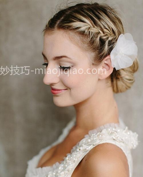 新娘妆脱妆怎么办 4个技巧助你成就完美妆容