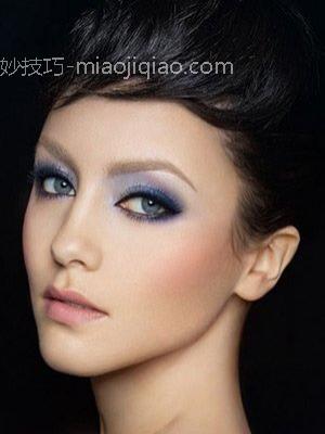 复古新娘妆容 让你变身婚礼上最闪亮的女主角