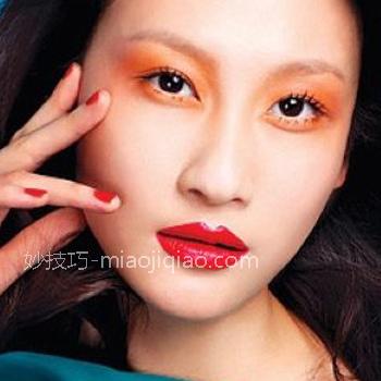 亮色元素点亮春季新娘妆造型