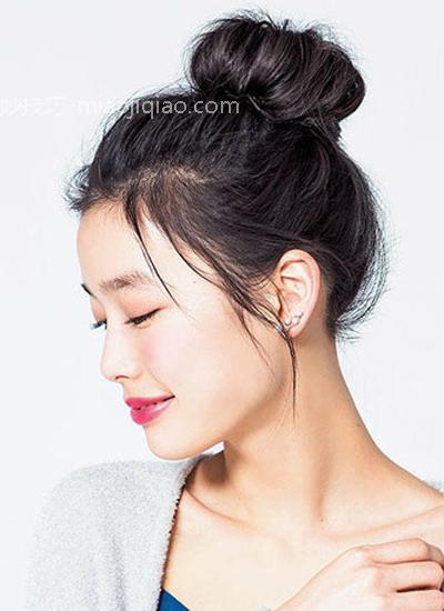 好看的伴娘发型怎么扎步骤 花苞头发型超有气质
