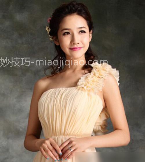 2015最新伴娘发型图片 低调展露清新优雅气质