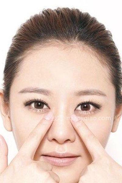 新娘脸部按摩瘦脸法 快速造就小V脸新娘