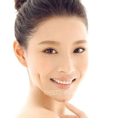 伴娘妆怎么画步骤图解 水润淡妆就能释放光彩